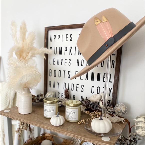 Other - Acrylic hat stand